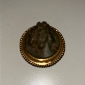 Estée Lauder 2006 Vintage compact perfume Cameo collectable.